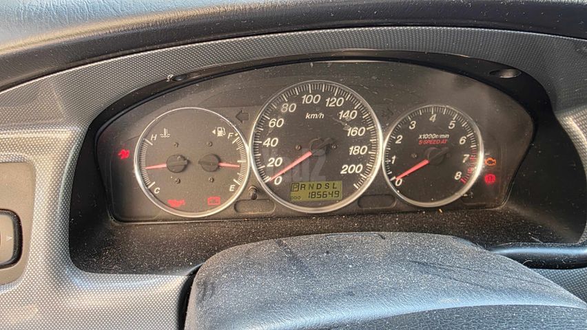 מודעת רכב מאזדה MPV