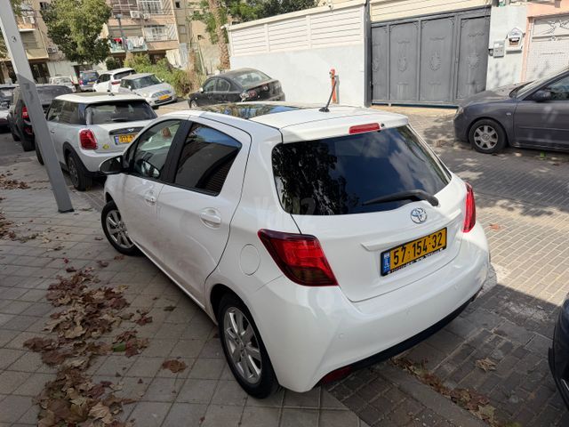 מודעת רכב טויוטה יאריס