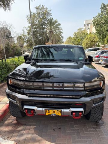 מודעת רכב ג'י.אם.סי האמר EV