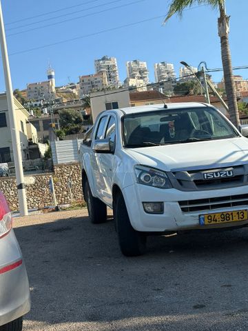 מודעת רכב איסוזו די-מקס