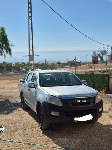 מודעת רכב איסוזו די-מקס