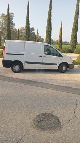 מודעת רכב סיטרואן ג'אמפי