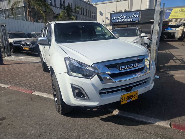 מודעת רכב איסוזו די-מקס
