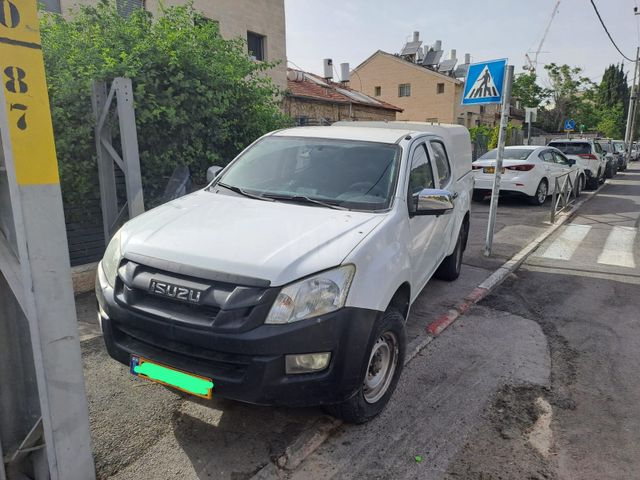 מודעת רכב איסוזו די-מקס