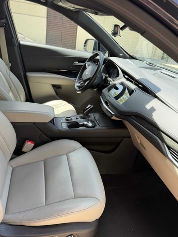 מודעת רכב קאדילק XT4