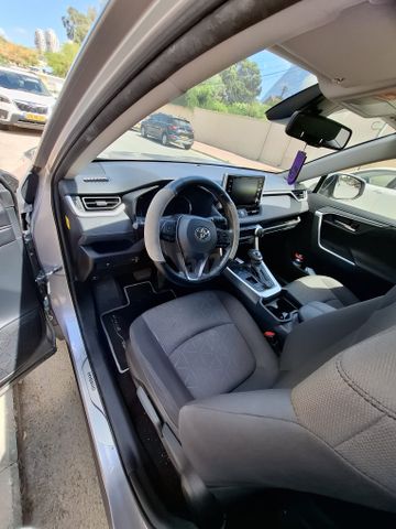 מודעת רכב טויוטה RAV4