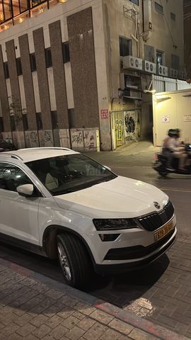 מודעת רכב סקודה קארוק