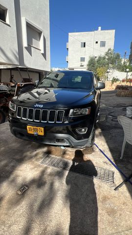 מודעת רכב ג'יפ גרנד צ'ירוקי