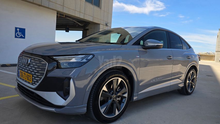 מודעת רכב אאודי Q4 e-tron 3