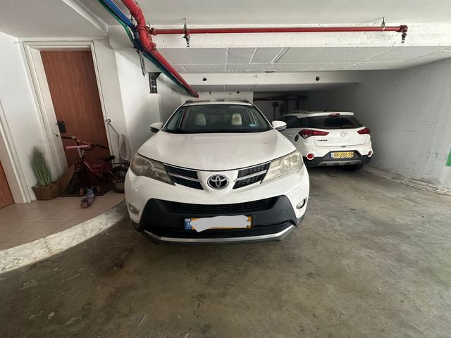 מודעת רכב טויוטה RAV4