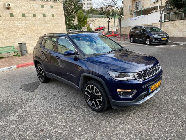 מודעת רכב ג'יפ קומפאס