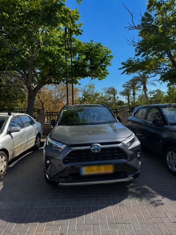 מודעת רכב טויוטה RAV4