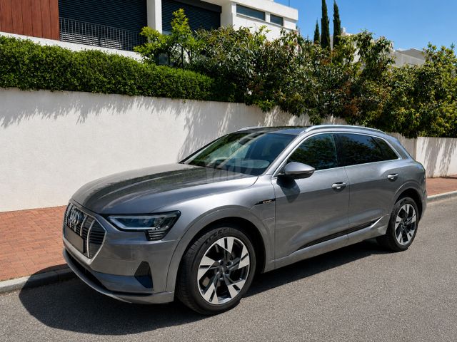 מודעת רכב אאודי E-tron