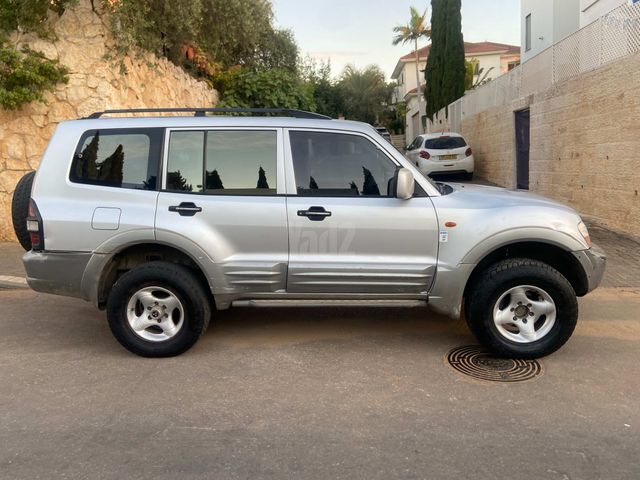 מודעת רכב מיצובישי פג'רו