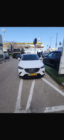 מודעת רכב מאזדה CX-3