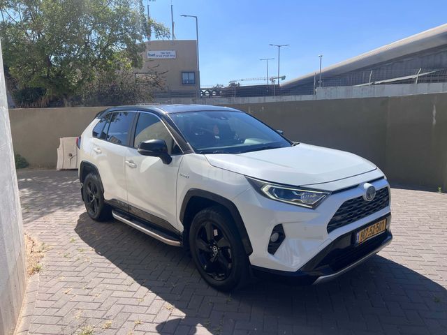 מודעת רכב טויוטה RAV4