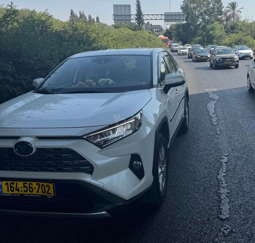 מודעת רכב טויוטה RAV4