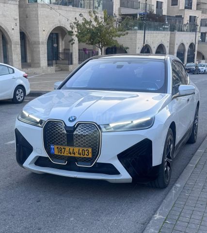 מודעת רכב ב מ וו iX