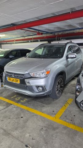 מודעת רכב מיצובישי ASX
