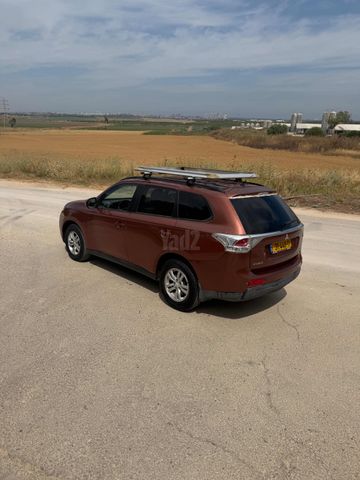 מודעת רכב מיצובישי אאוטלנדר 2
