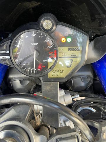 מודעת רכב ימאהה YZF-R1