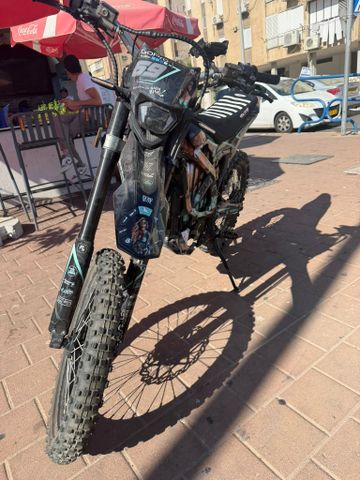 מודעת רכב סורון ULTRA BEE T