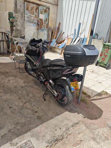 מודעת רכב קימקו AK 550