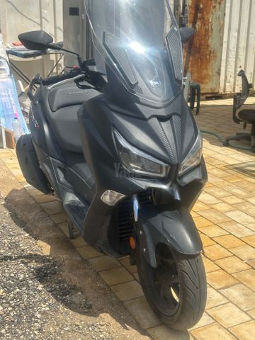 מודעת רכב סאן יאנג ג'וי-מקס Z-300