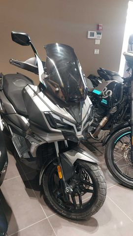 מודעת רכב סאן יאנג ADX 300