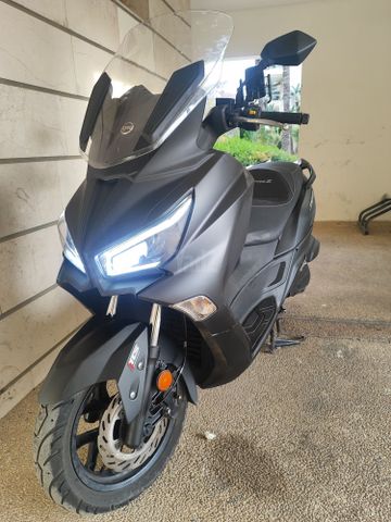 מודעת רכב סאן יאנג ג'וי-מקס Z-250