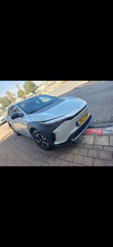 מודעת רכב טויוטה bZ4X