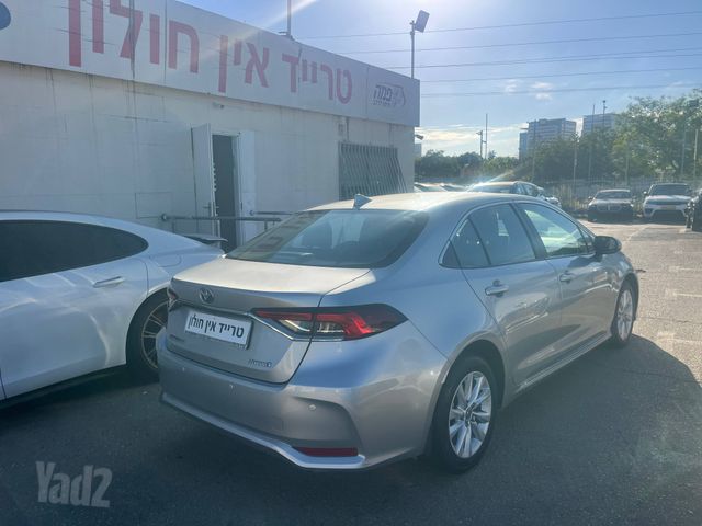 מודעת רכב טויוטה קורולה 1