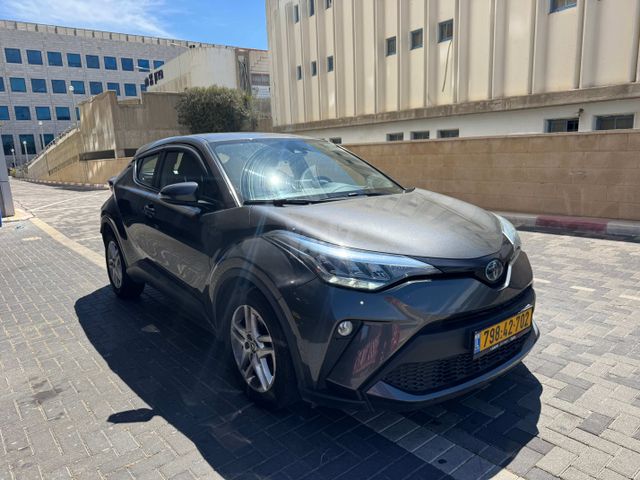 מודעת רכב טויוטה C-HR