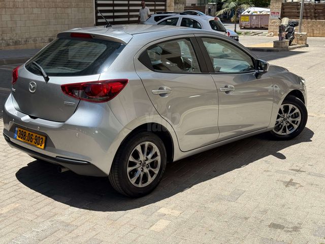 מודעת רכב מאזדה 2 2