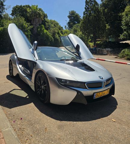 מודעת רכב ב מ וו i8 1
