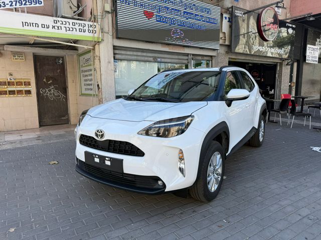 מודעת רכב טויוטה יאריס קרוס 3