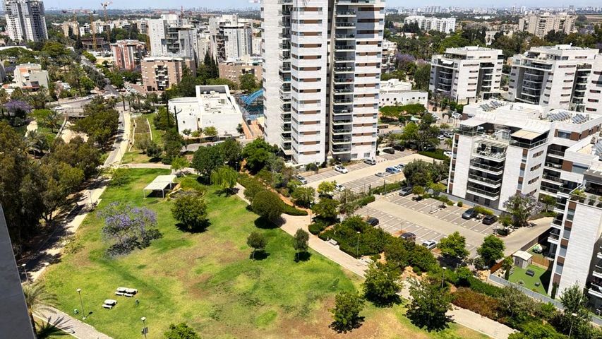 השונית 10