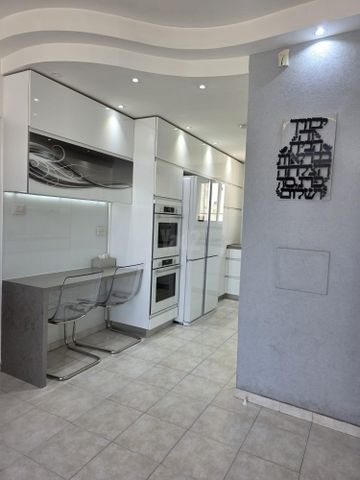 יונתן בן עוזיאל 10