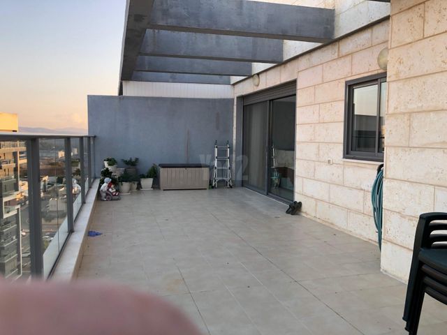 ספיר 16