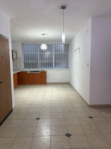 אמיר 12