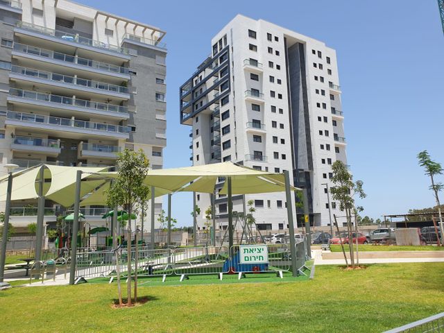 דליה רביקוביץ 16