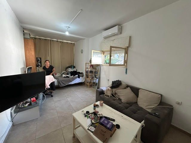 דירה, גבעת הרמבם, גבעתיים