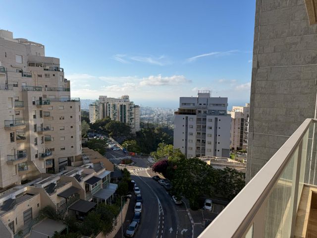 מודעת נכס, חיפה