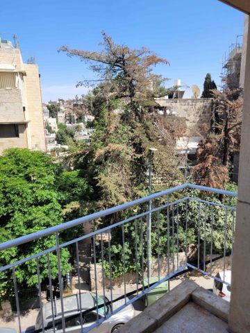 דירה להשכרה בירושלים (תיווך) — 3
