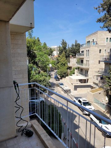 דירה להשכרה בירושלים (תיווך) — 2