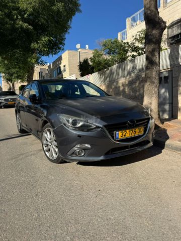 מודעת רכב מאזדה 3