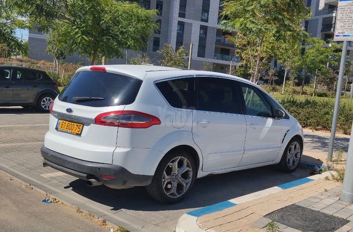 מודעת רכב פורד S-מקס
