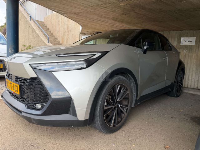 מודעת רכב טויוטה C-HR