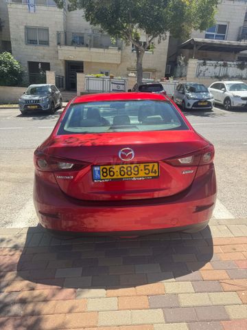 מודעת רכב מאזדה 3