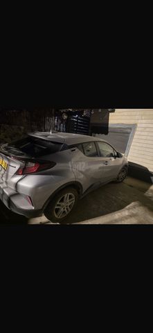 מודעת רכב טויוטה C-HR